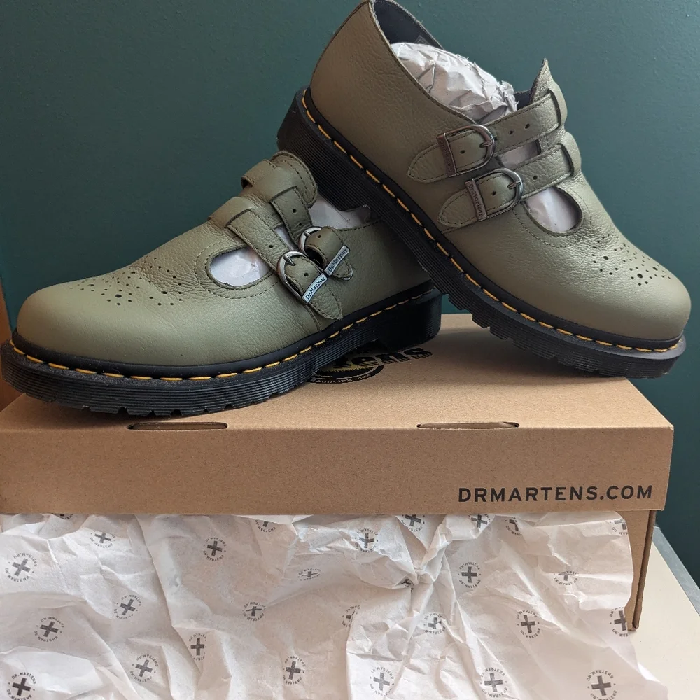 Dr. Martens 8065 Mary Jane Virginia Leather Shoes - Picture 3 of 6